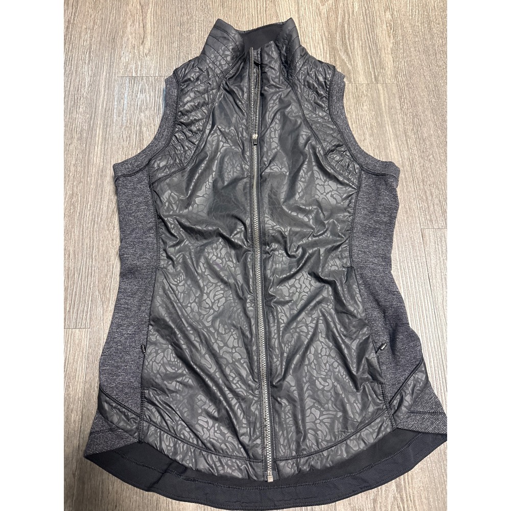 Lululemon Run For Gold Vest Black Grey Quilted Animal Print Running Women 6